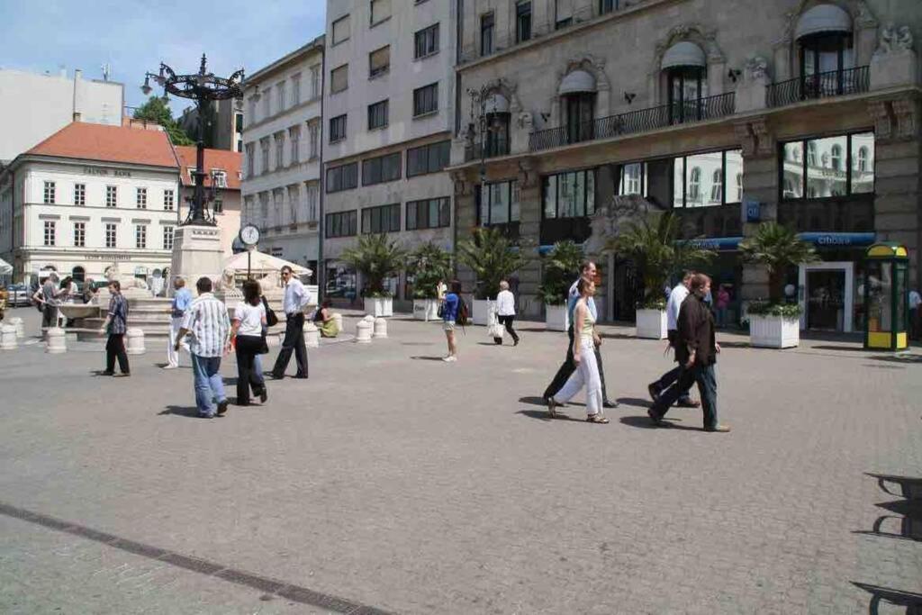 Studio Flat In The Center Of Βουδαπέστη Εξωτερικό φωτογραφία